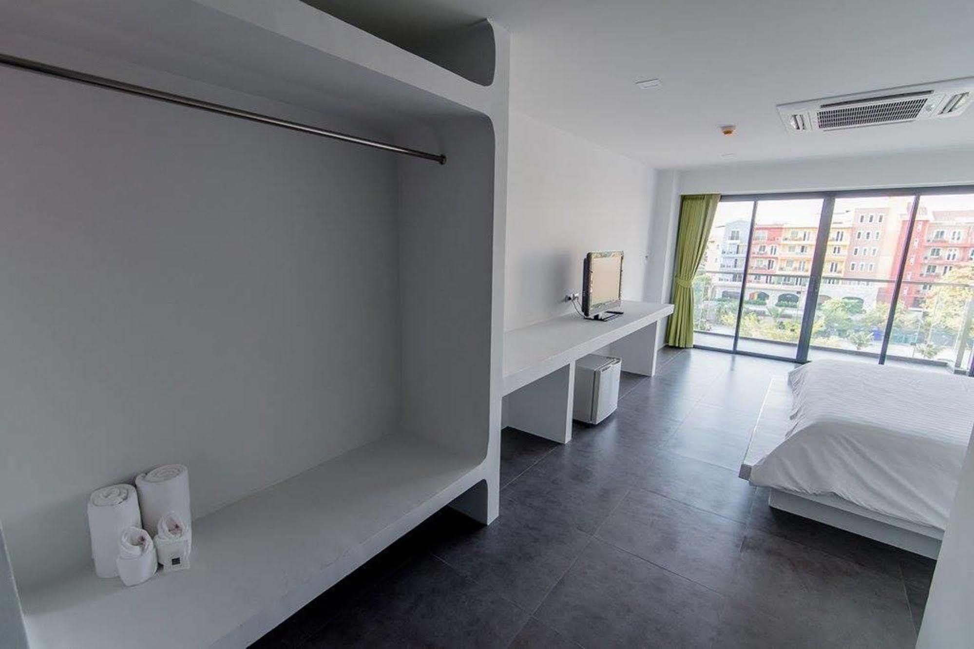 Panitar Haus Hotel Chonburi Buitenkant foto