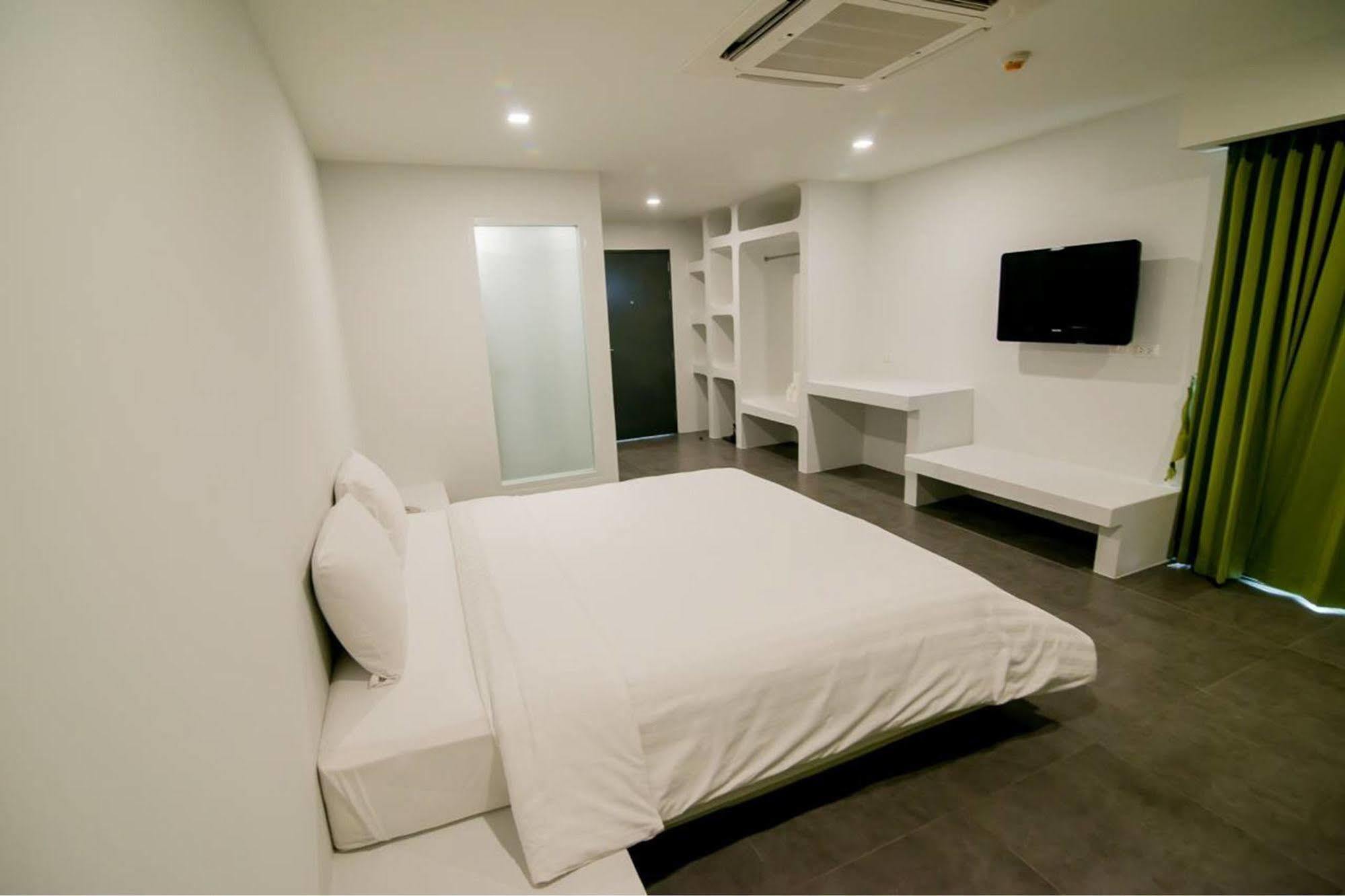 Panitar Haus Hotel Chonburi Buitenkant foto